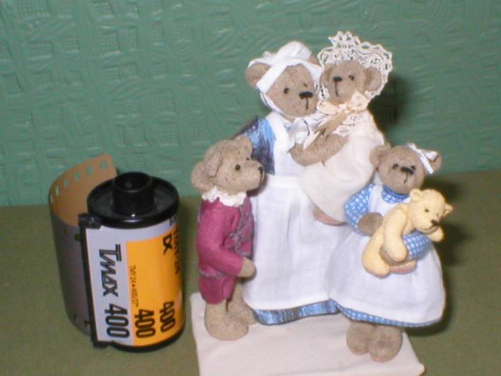 24th_Nanny_with_Children.JPG (37095 bytes)