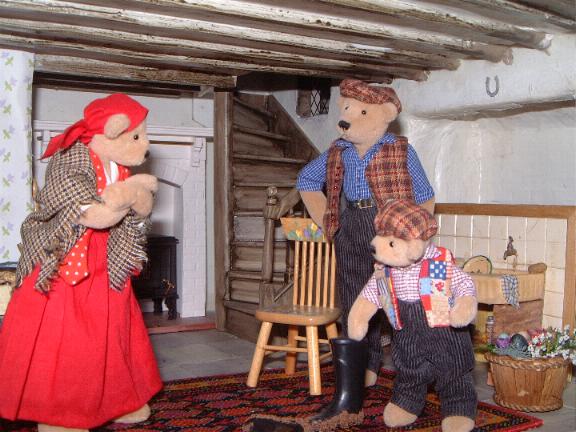 Country folk 4.JPG (54254 bytes)