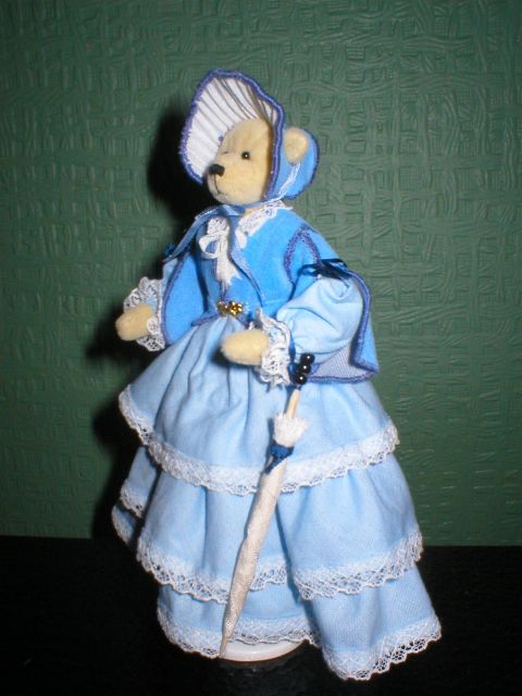 Early Victorian blue2.JPG (47892 bytes)