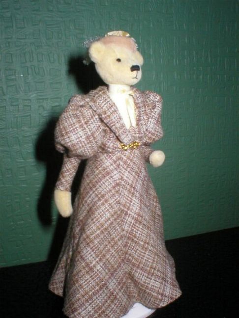 Edinburgh wool.JPG (49961 bytes)