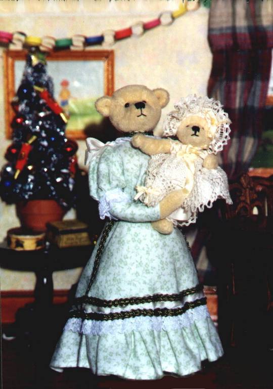 Edwardian_Aunt with baby