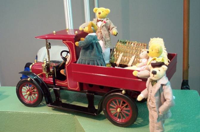 Lorry 2.JPG (39015 bytes)