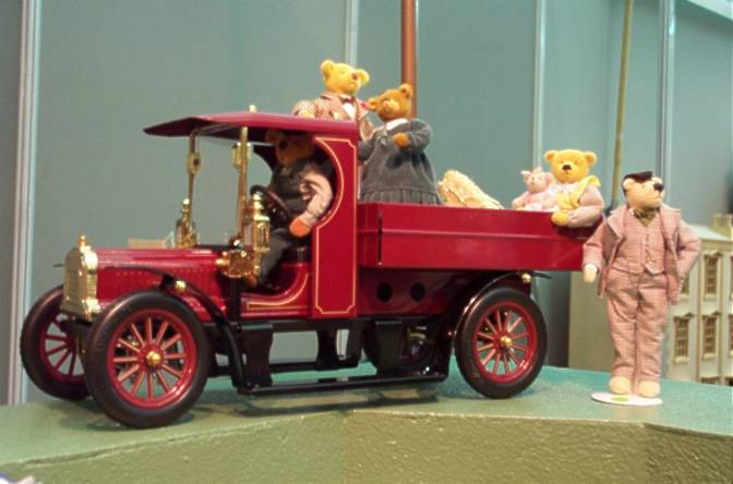 Lorry_4.JPG (36524 bytes)