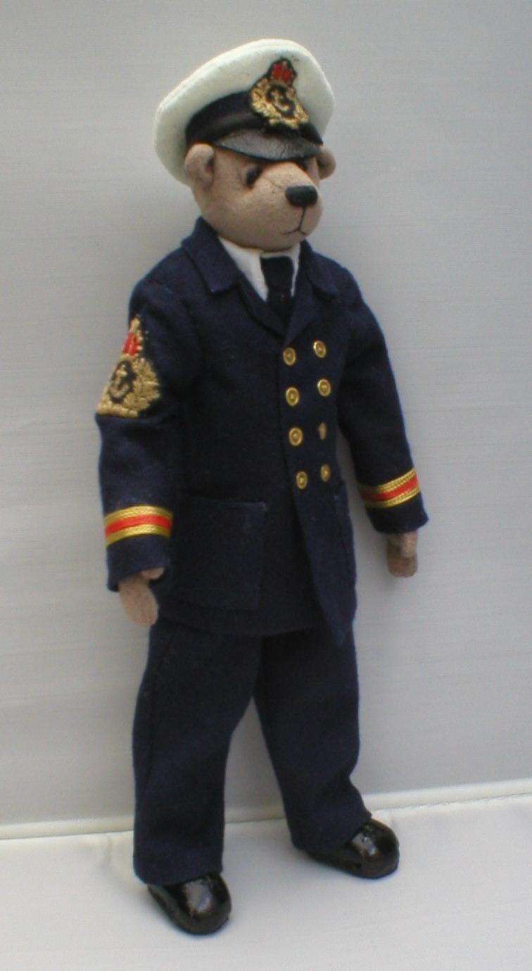 Naval officer .jpg (70513 bytes)