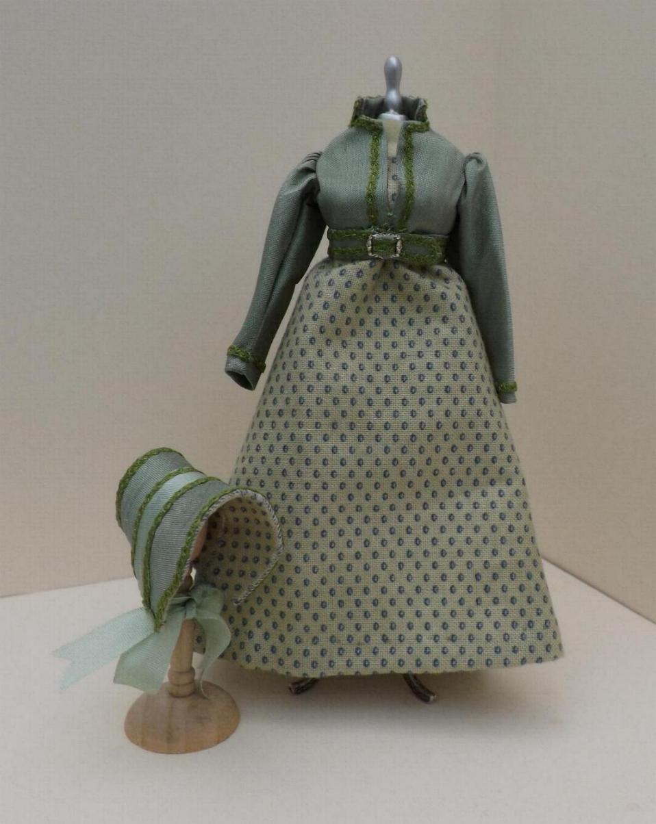 Regency mannequin .jpg (104930 bytes)