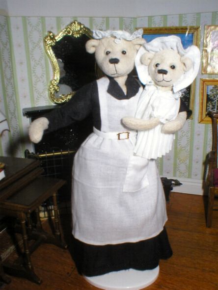 Victorian Nanny and charges2.JPG (40739 bytes)