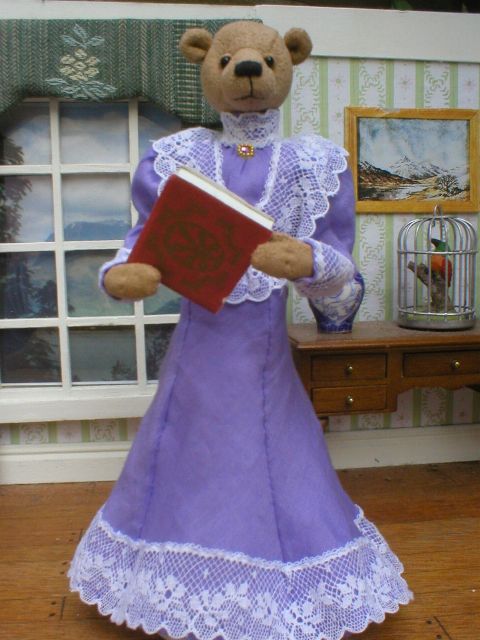 lady with book.JPG (56415 bytes)