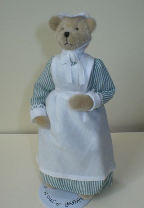 victorian nanny.JPG (26116 bytes)